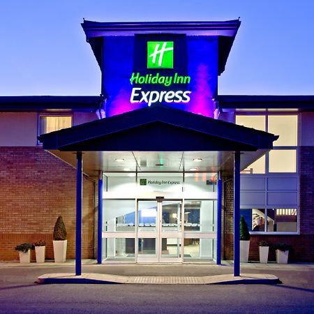 Holiday Inn Express Shrewsbury By Ihg Exterior foto
