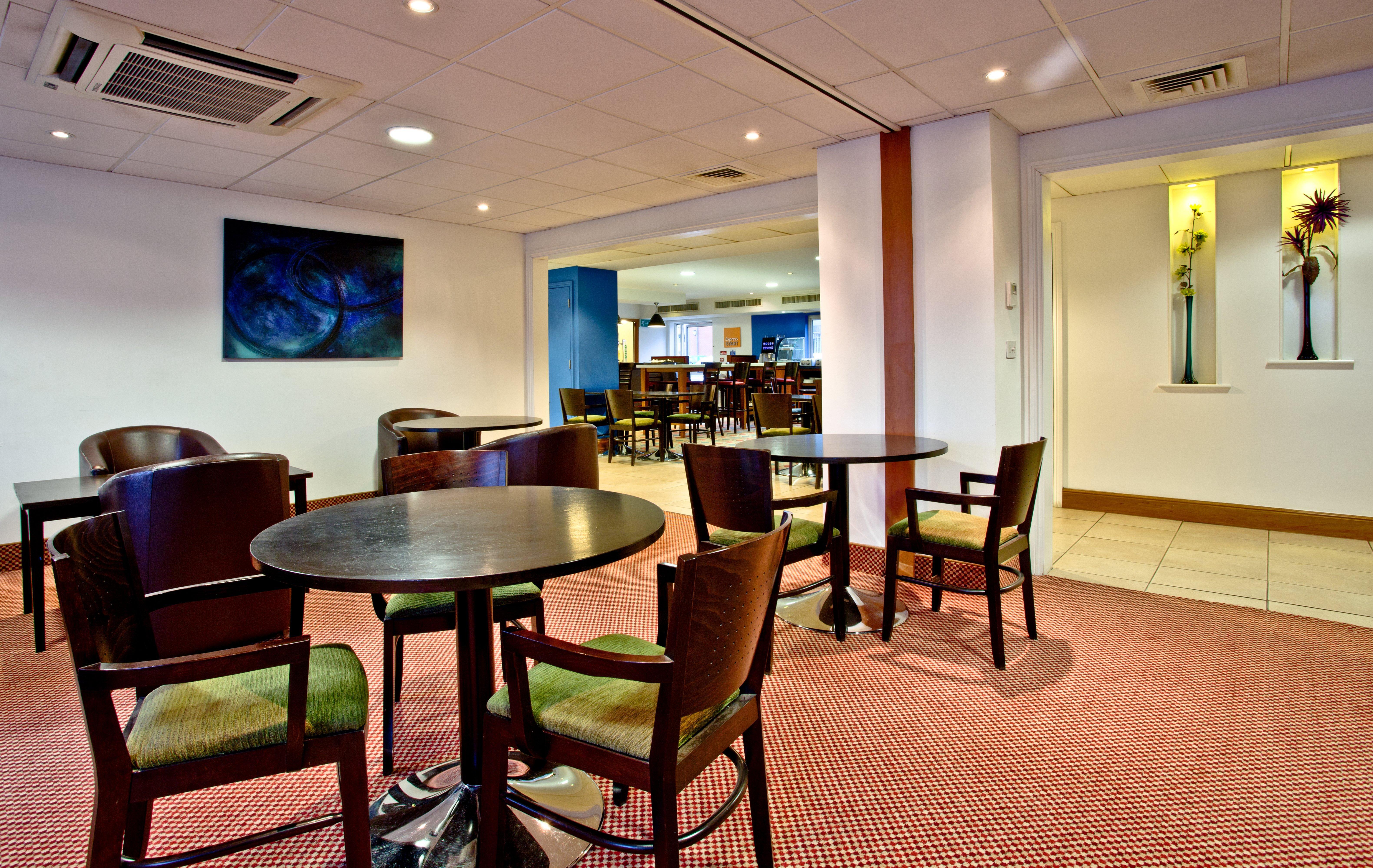 Holiday Inn Express Shrewsbury By Ihg Exterior foto