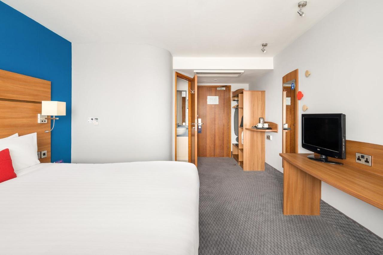 Holiday Inn Express Shrewsbury By Ihg Exterior foto