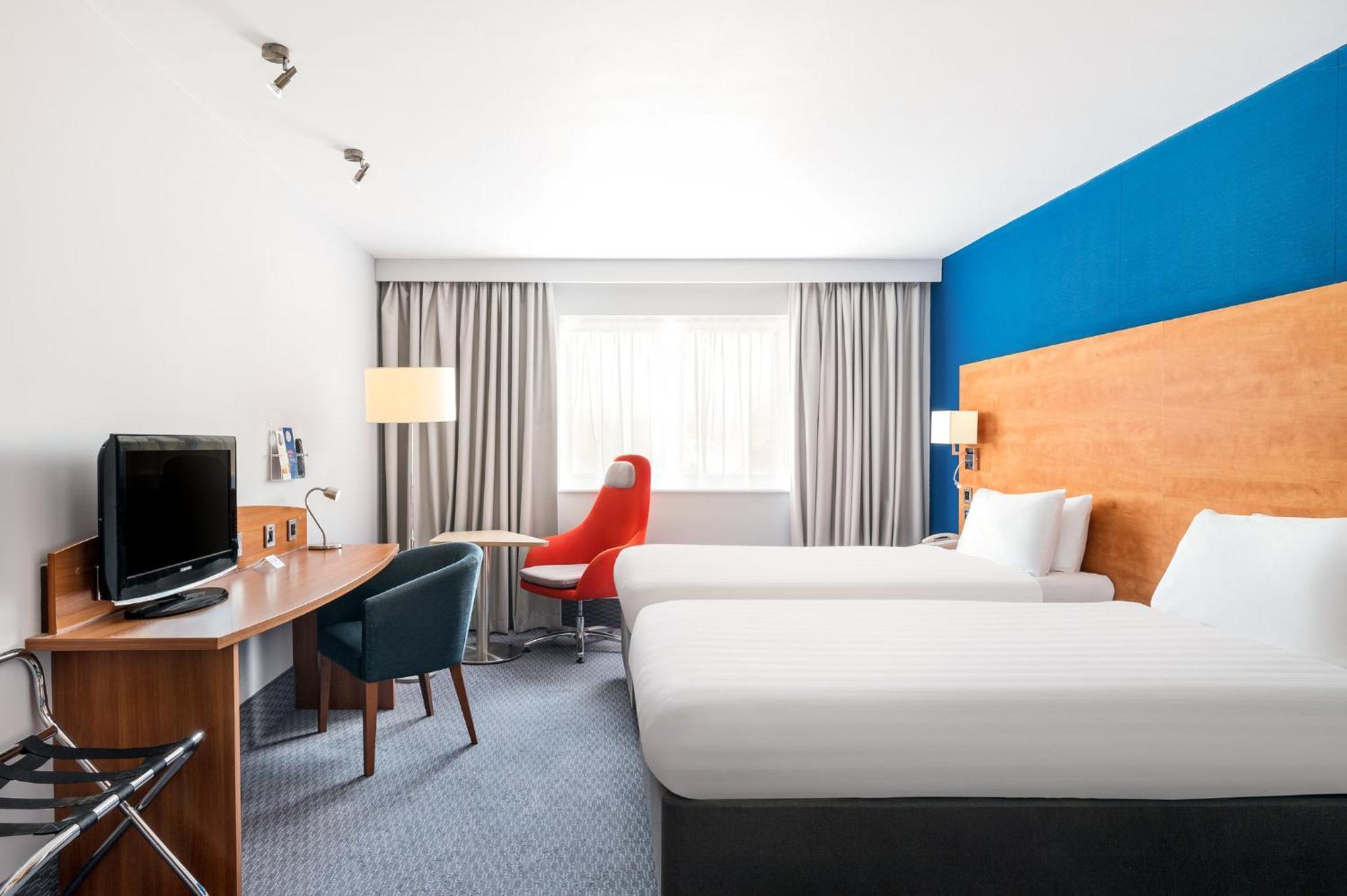 Holiday Inn Express Shrewsbury By Ihg Exterior foto
