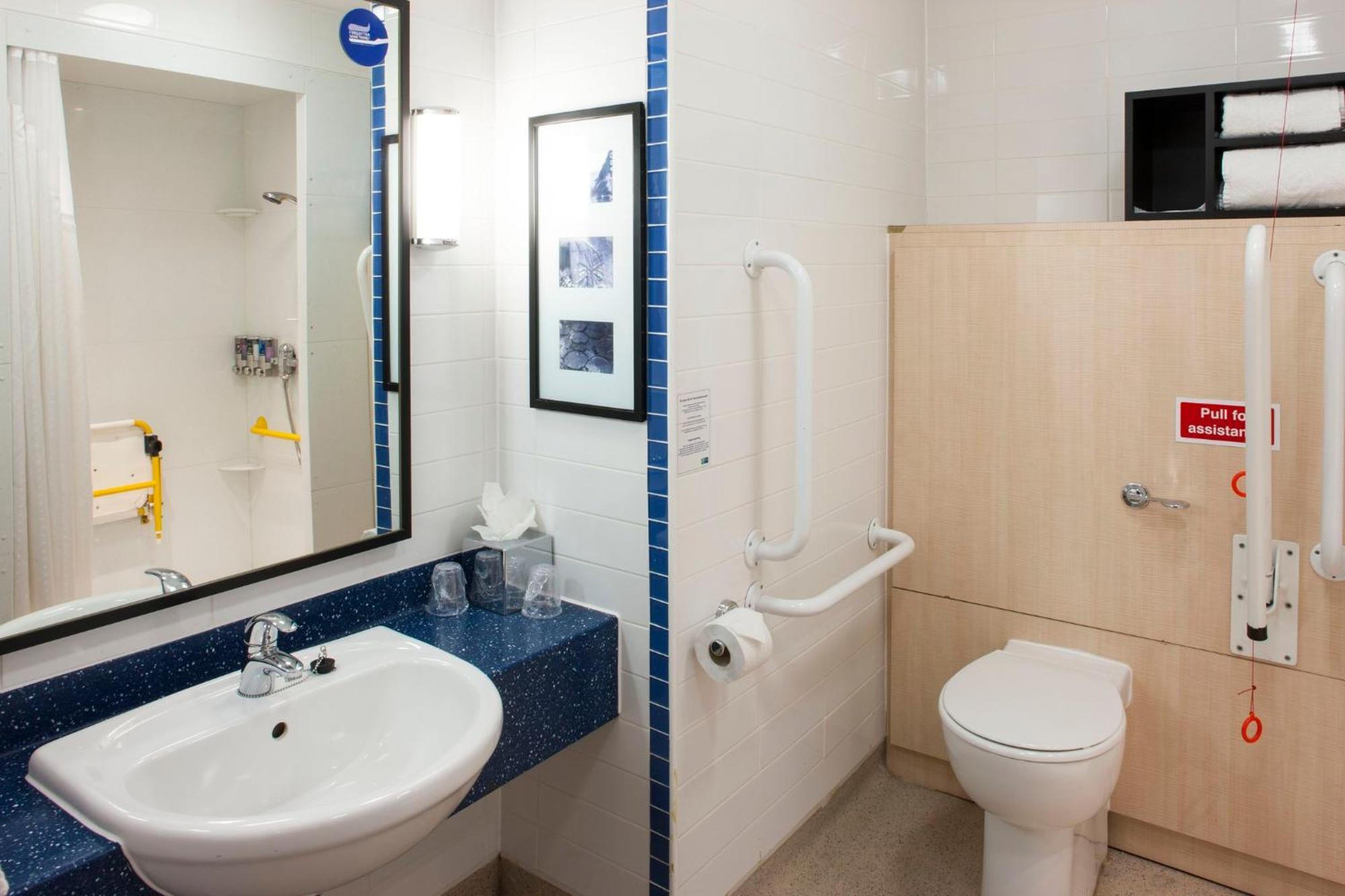 Holiday Inn Express Shrewsbury By Ihg Exterior foto